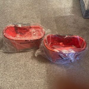 Little bathtub shaped holders